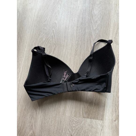 Victoria's Secret 34D, Solid Black, No Wire Bra, Adjustable Strap - Picture 3 of 6